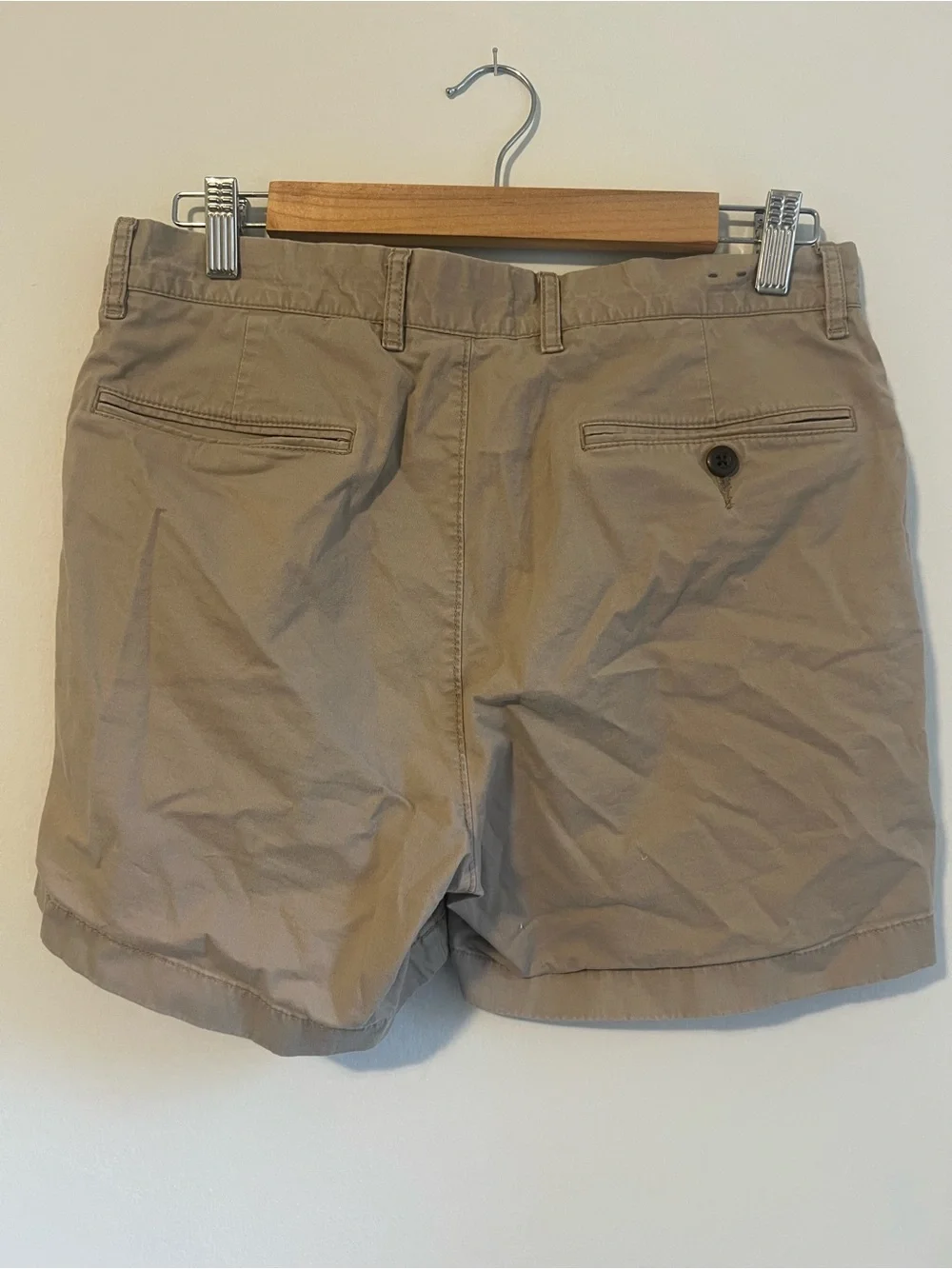 J. Crew Men's Flat Front Chino Shorts in Khaki